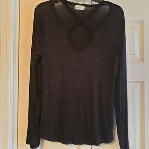 NWOT Long-sleeved black tshirt